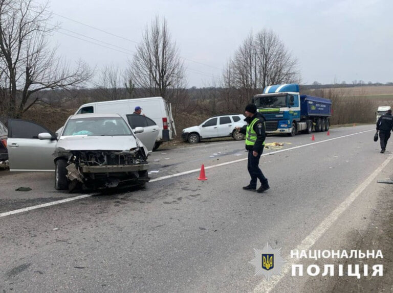 Стали відомі подробиці моторошної автотрощі за участі чотирьох авто в Жмеринському районі