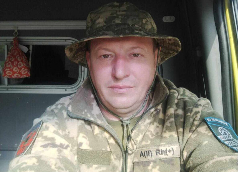 Водій-санітар з Вінниччини отримав нагрудну відзнаку Головнокомандувача ЗСУ