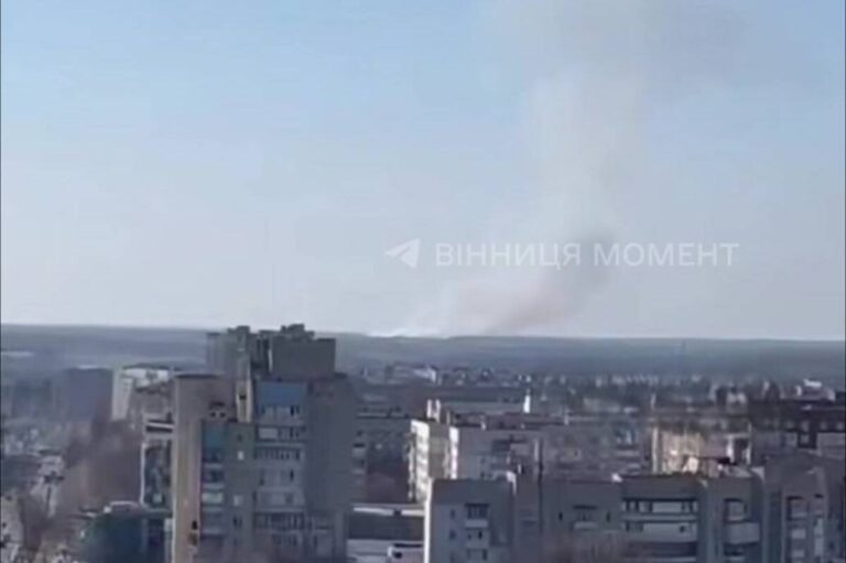 Густий стовп диму над Вінницею: що відомо