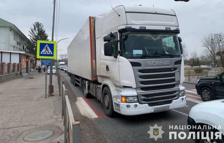Дві ДТП на Вінниччині: під колесами автівок опинилися дитина та чоловік