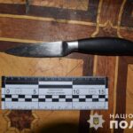 У Калинівці чоловік вдарив сусіда ножем: фігуранту повідомили про підозру