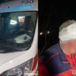 П’яний чоловік напав на медиків та розтрощив «швидку» на Вінниччині