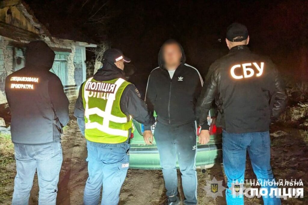 Житель Вінниччини за 7 тисяч доларів обіцяв «клієнту» домогти втекти з України