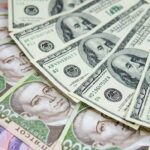 Долар дорожчає третій день поспіль: курс валют на 25 квітня