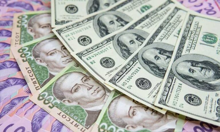 Долар дорожчає третій день поспіль: курс валют на 25 квітня
