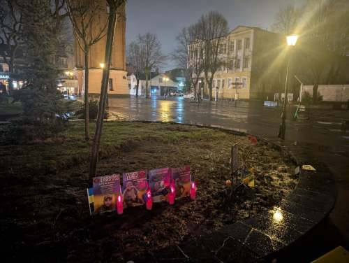 Вінницька влада відповіла на петицію про повернення прапорців з іменами полеглих воїнів на Європейську площу