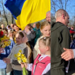 Зустрічали земляка всім селом: на Вінниччині Захисник повернувся з російського полону (ФОТО)