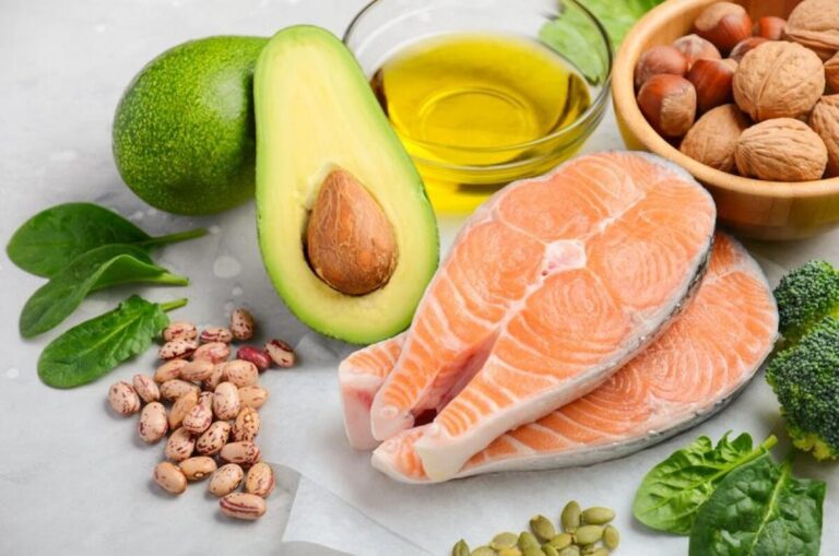 Вчені розповіли, які 4 продукти допоможуть вам дожити до 100 років