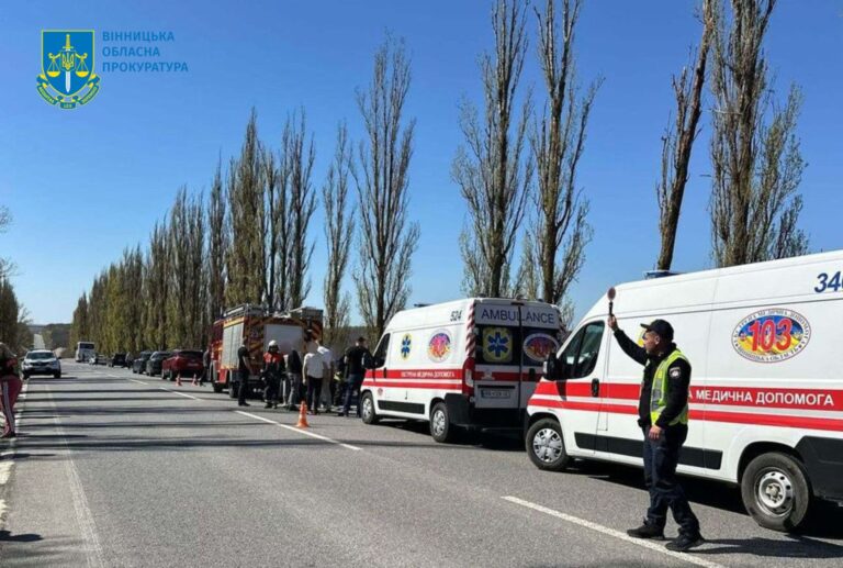 Внаслідок аварії загинув китаєць та постраждала дитина: взяли під варту водія автобуса