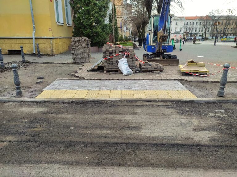У центрі Вінниці з’являються нові пандуси