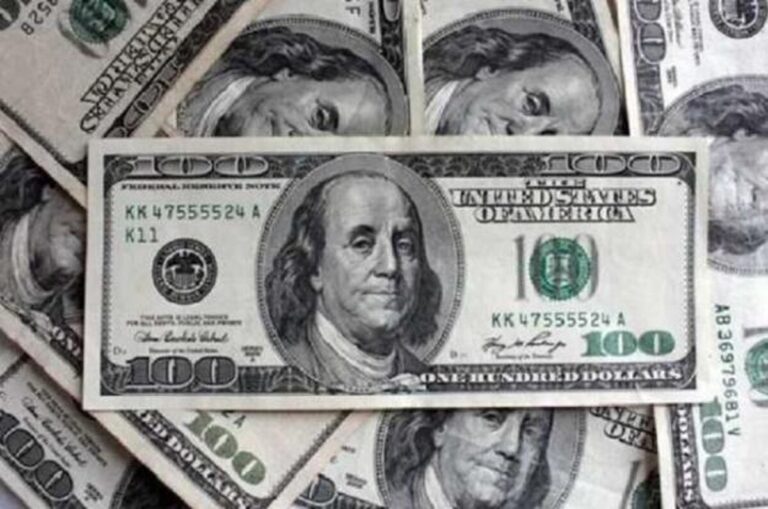 Долар виріс, як на дріжджах: курс валют на 22 квітня