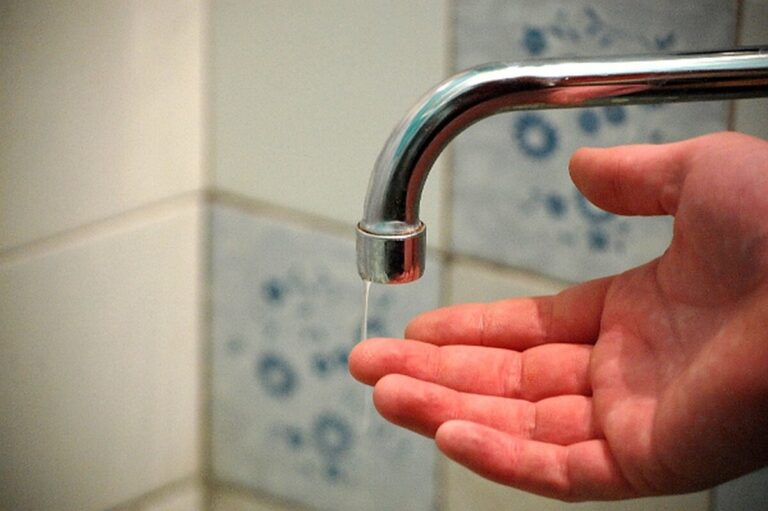 Де відключатимуть гарячу воду у Вінниці у квітні: актуальний перелік адрес