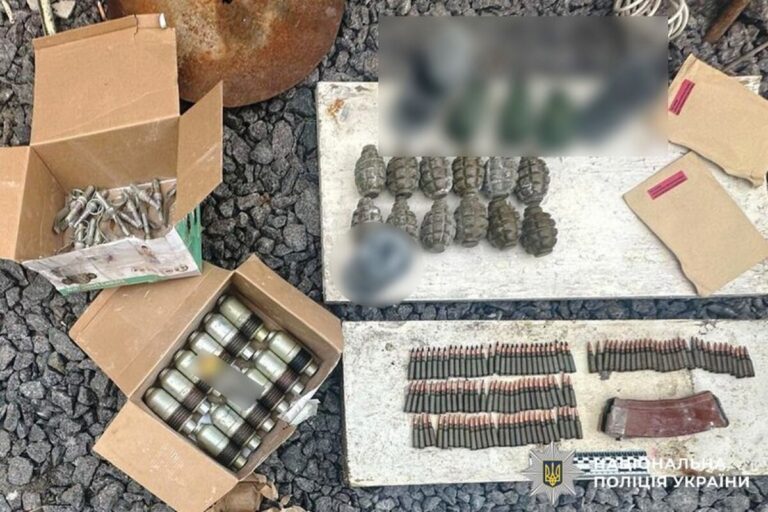 У Бершаді чоловік зберігав вдома арсенал гранат і набоїв