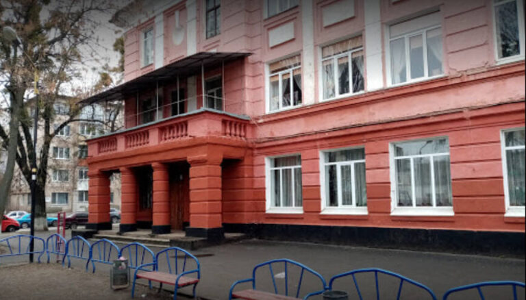 У Вінниці родини загиблих захисників розглянули ідею муралу на стіні школи №32