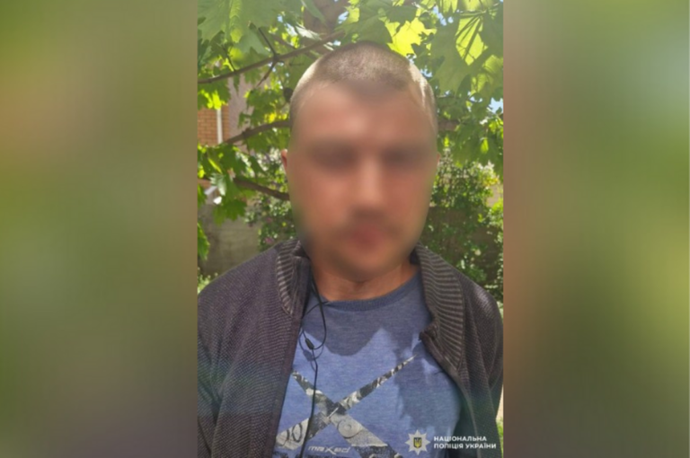 У Вінниці грабіжник на вулиці зірвав з жінки прикрасу та втік