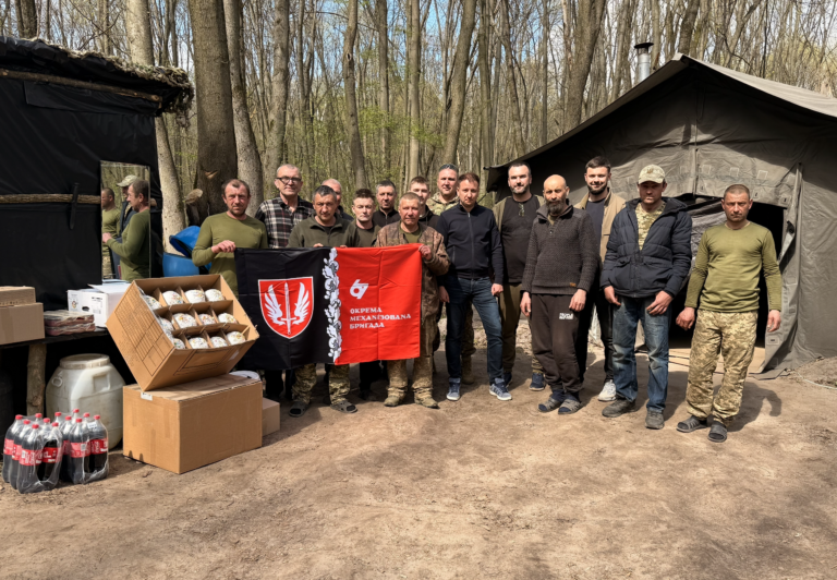 Великодні пакунки для військових: Андрій Опанасюк передав допомогу 67-й бригаді на передову