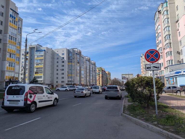 Вулиця Зодчих у Вінниці: нові правила паркування та посилений контроль для безпеки руху