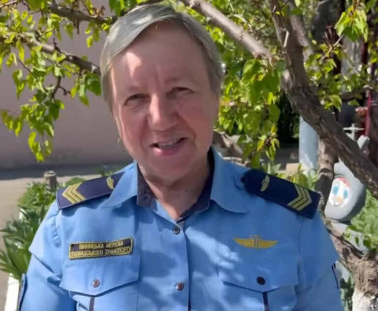 Майже 40 років за кермом трамвая: історія Надії Кривунець, яка перевезла мільйони пасажирів у Вінниці