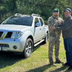 На Вінниччині сім’я загиблого прикордонника передала позашляховик для фронту