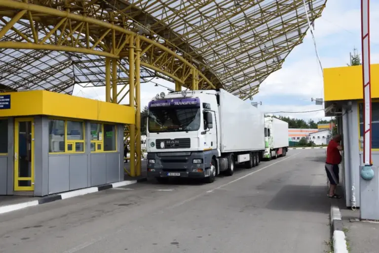 Польські перевізники відновили протест на українсько-польському кордоні