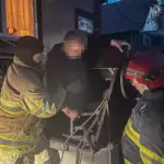 Дивом залишився живим: чоловік впав у 10-метрову криницю в Гнівані