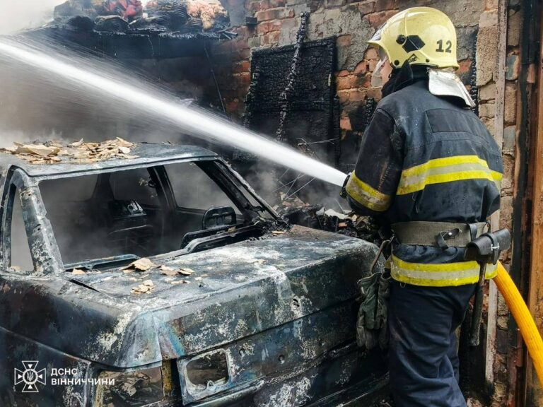У Могилів-Подільському сталася пожежа у гаражі