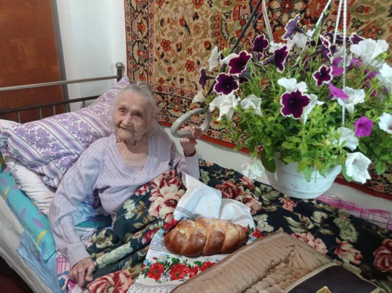 Жителька Махнівки Олена Погребняк святкує 100-річний ювілей