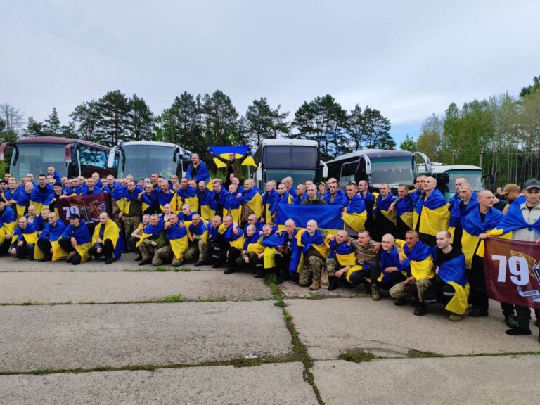 Україна повернула 205 героїв додому