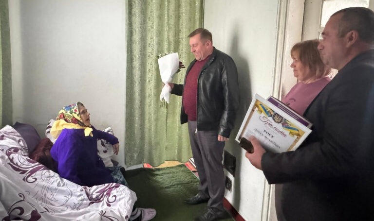 Жительку Вишківців Рогу Ольгу привітали з 95-річним ювілеєм
