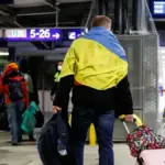 З початку 2025 року ще 100 тисяч українців виїхали з країни