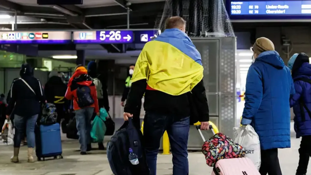 З початку 2025 року ще 100 тисяч українців виїхали з країни