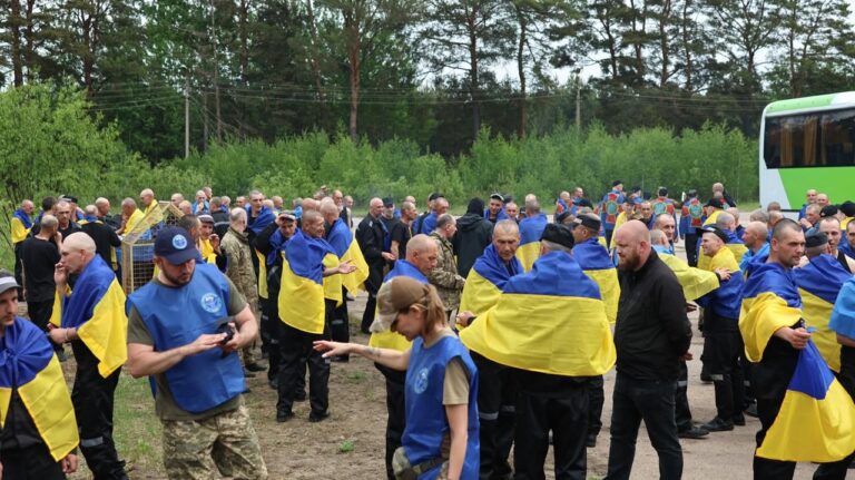 Великий обмін “1000 на 1000” завершено: додому повернулися ще 303 Захисники