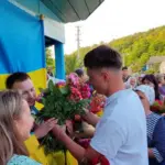 Повернувся з російського полону: усім селом на Вінниччині зустріли молодого воїна
