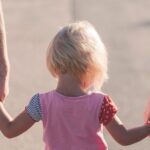 Патронатна родина – прихисток у кризі: хто може бути влаштований до сім’ї патронатного вихователя