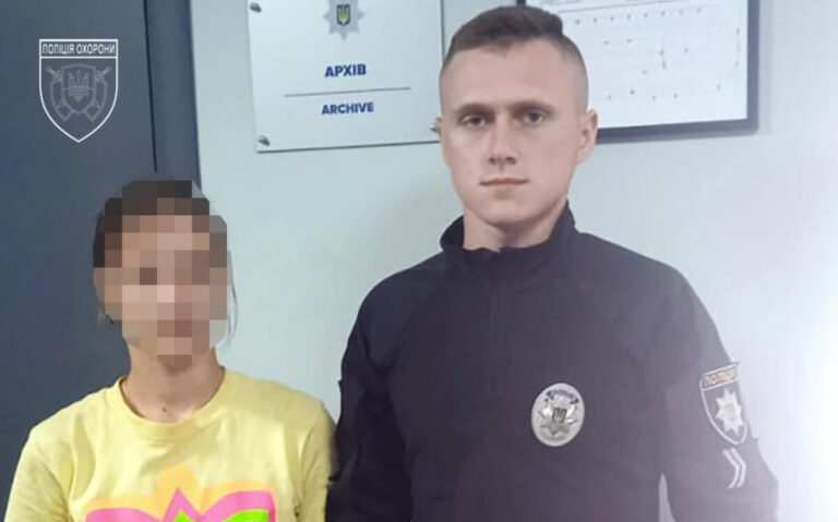 Вважали безвісти зниклою: на автовокзалі Вінниці знайшли дівчину з Дніпра