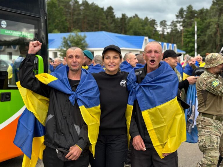 Сьогодні з ворожого полону повернулися ще четверо захисників з Вінниччини