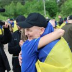 Пʼятий обмін за останні тижні: в Україну повернулися бійці, які були в полоні з 2022 року
