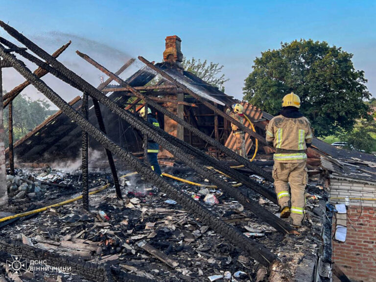 У Хмільницькому районі загорівся приватний житловий будинок
