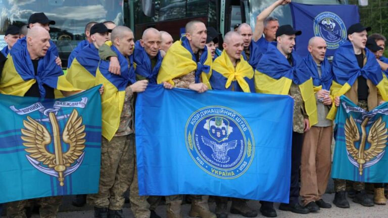 Двоє військових з Вінниччини повернулись з російського полону