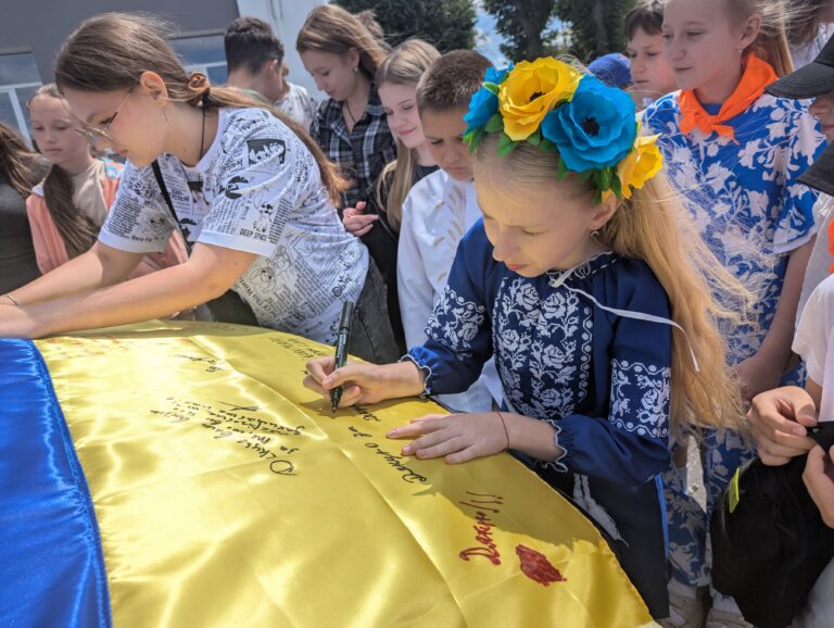 авто на фронт 13 ліцей (2)