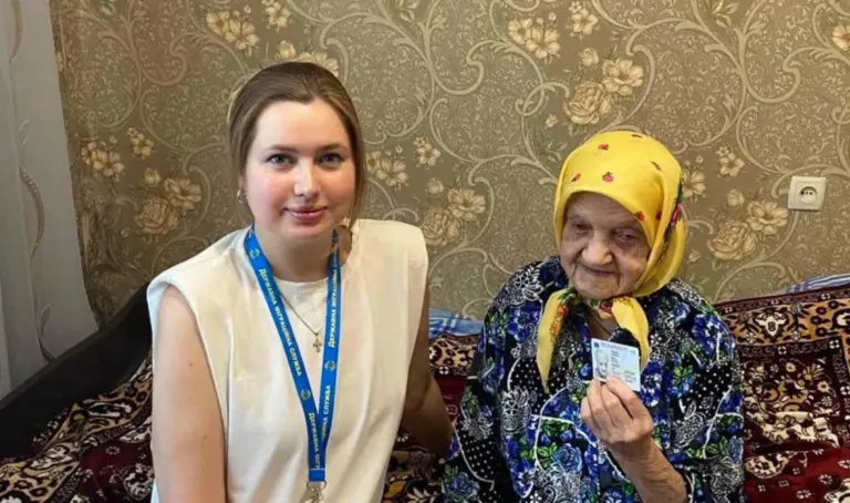 У Вінниці жінка столітнього віку отримала новий ID-паспорт