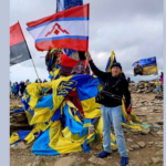 Зі стягом Бершаді на Говерлу: 70-річний Іван Кондратишин здійснив мрію