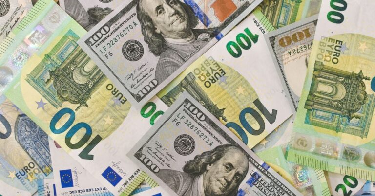 Курс валют на 7 липня: скільки коштуватимуть долар, євро та злотий