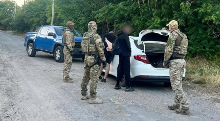 Втеча за 7000$: на Вінниччині затримали організаторів незаконного перетину кордону