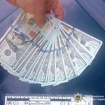 Заснув і залишився без грошей: на Вінниччині хлопець викрав 1600 доларів у знайомого