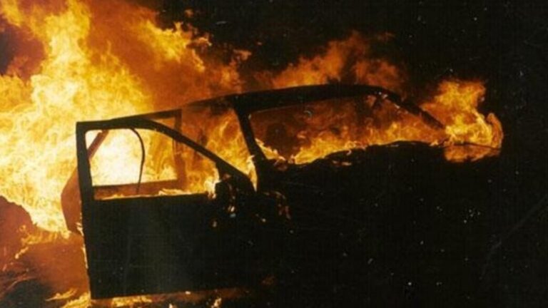 У Гайсині загорівся військовий автомобіль