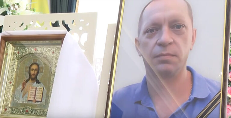 Життя обірване війною: Вінниця прощалась з працівником заводу, який росіяни атакували безпілотниками 16 липня