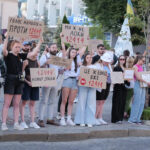 Вінничани вийшли на мирну акцію проти законопроєкту, що обмежує роботу НАБУ і САП