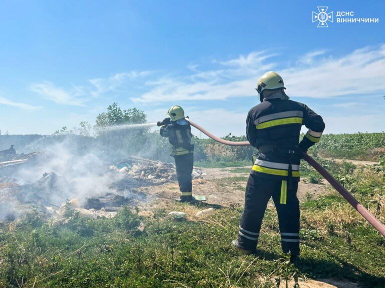 У Хмільницькій громаді горіла господарча споруда: які наслідки пожеж на Вінниччині (ФОТО)