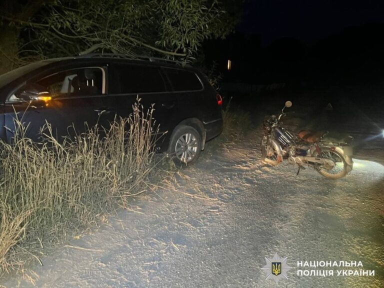 Хлопця госпіталізували: на Жмеринщині 14-річний мопедист потрапив у ДТП з Volkswagen